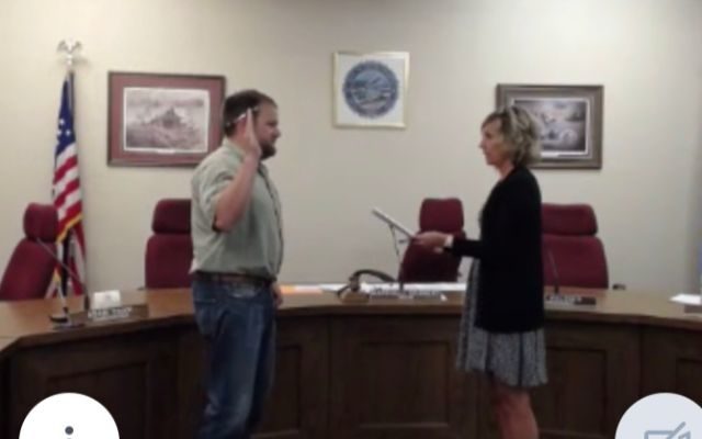 Wire and Shaw sworn in as Madison City Commissioners